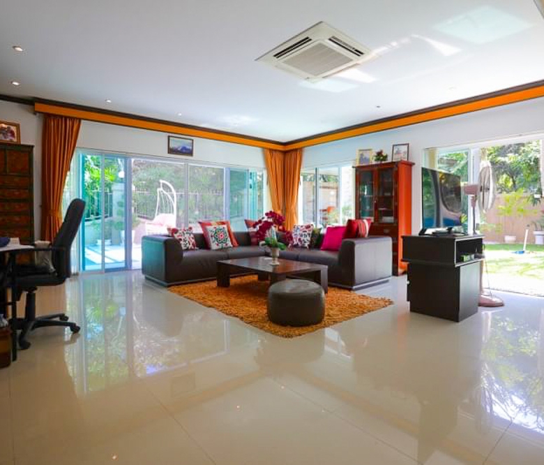 EP0049 | 3-BR Family Residence for Sale Near Jomtien Beach