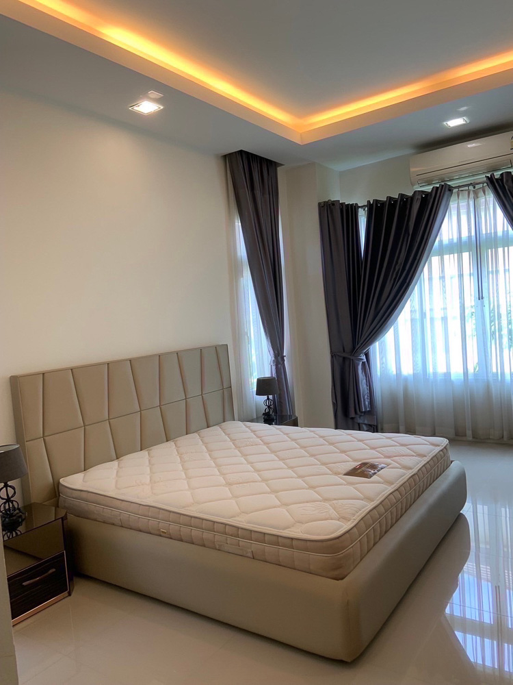 EP0023 | 3-BR Family Villa for Sale in East Pattaya