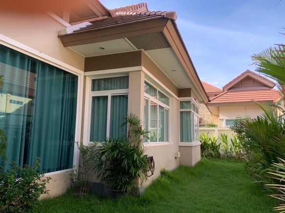 EP0023 | 3-BR Family Villa for Sale in East Pattaya