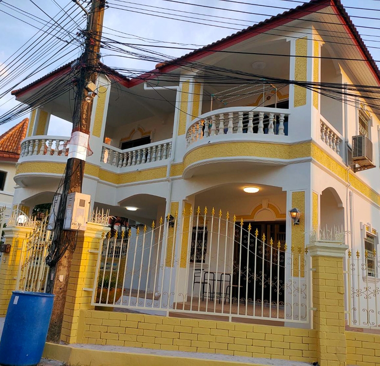 EP0017 | 3-BR Villa for Sale in East Pattaya – 5 Mins to the Beach