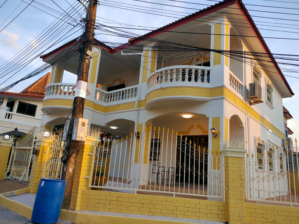 EP0017 | 3-BR Villa for Sale in East Pattaya – 5 Mins to the Beach