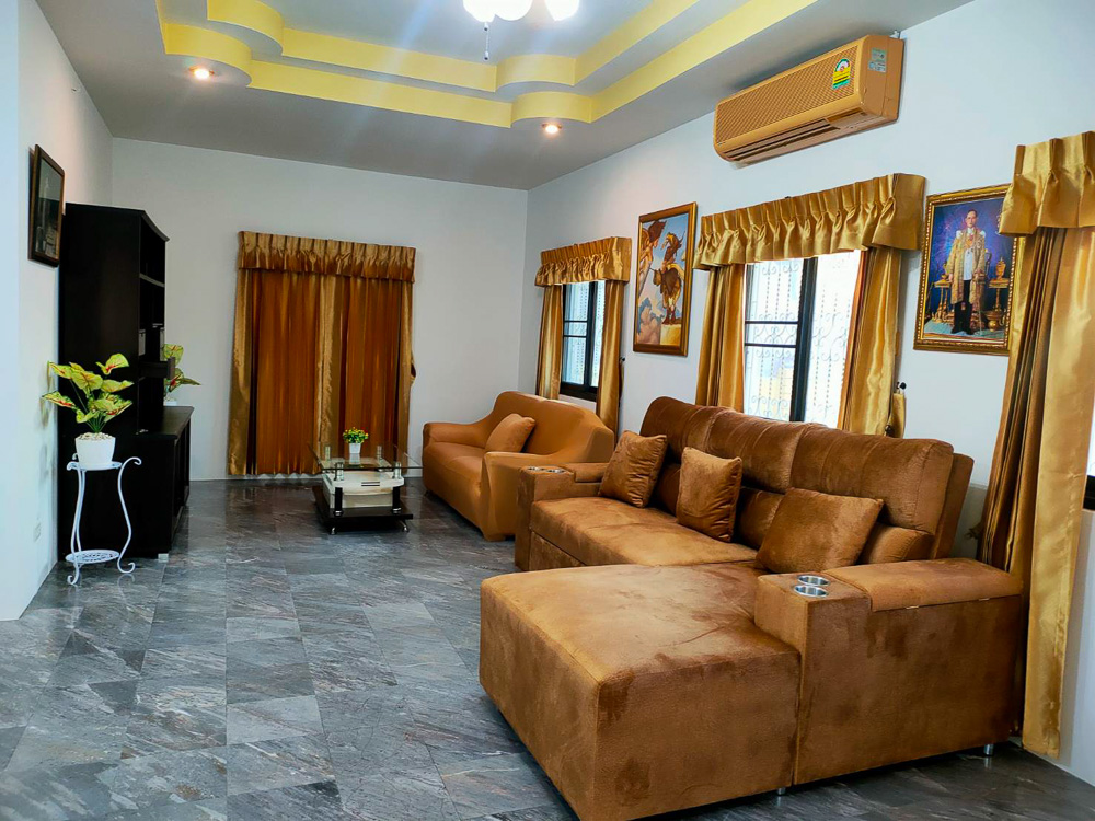 EP0017 | 3-BR Villa for Sale in East Pattaya – 5 Mins to the Beach