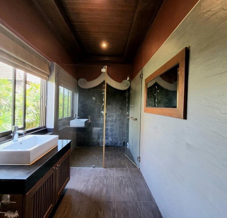 EP0030 | 6-BR Grand Estate for Sale in Phu Tara Village