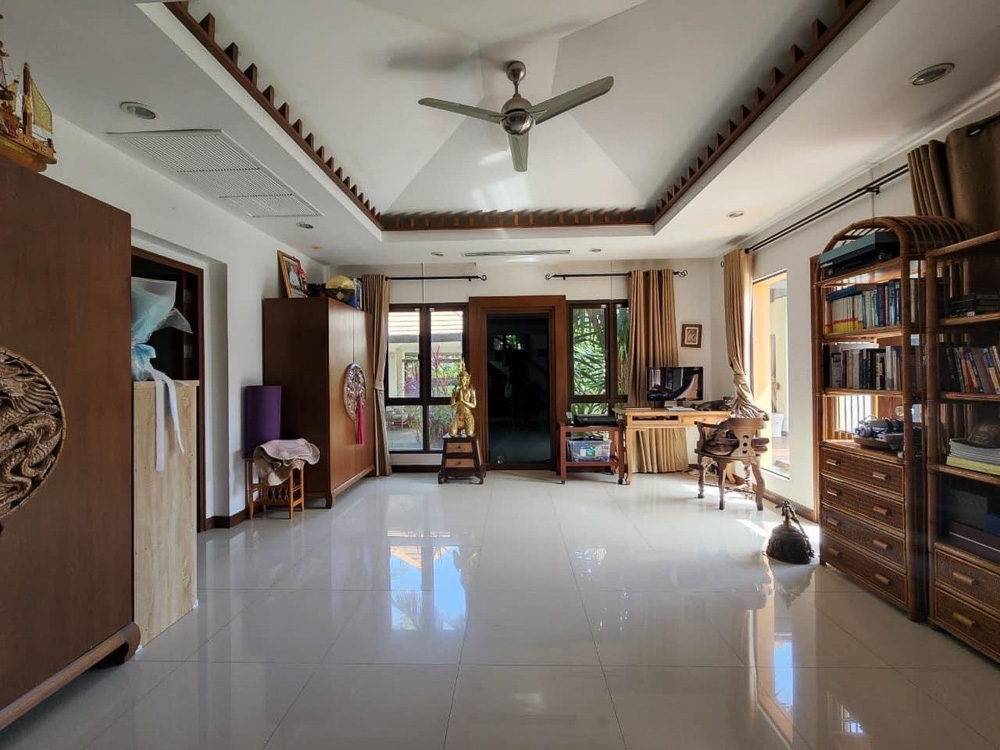 EP0030 | 6-BR Grand Estate for Sale in Phu Tara Village