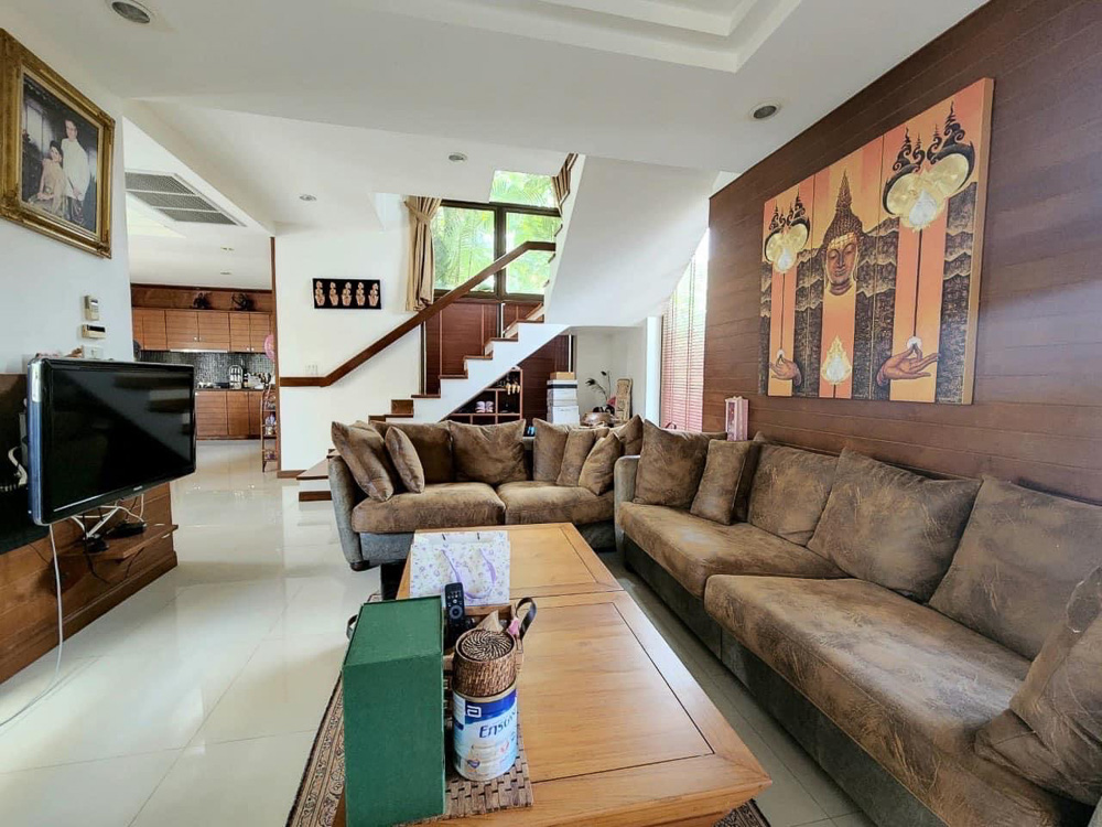 EP0030 | 6-BR Grand Estate for Sale in Phu Tara Village