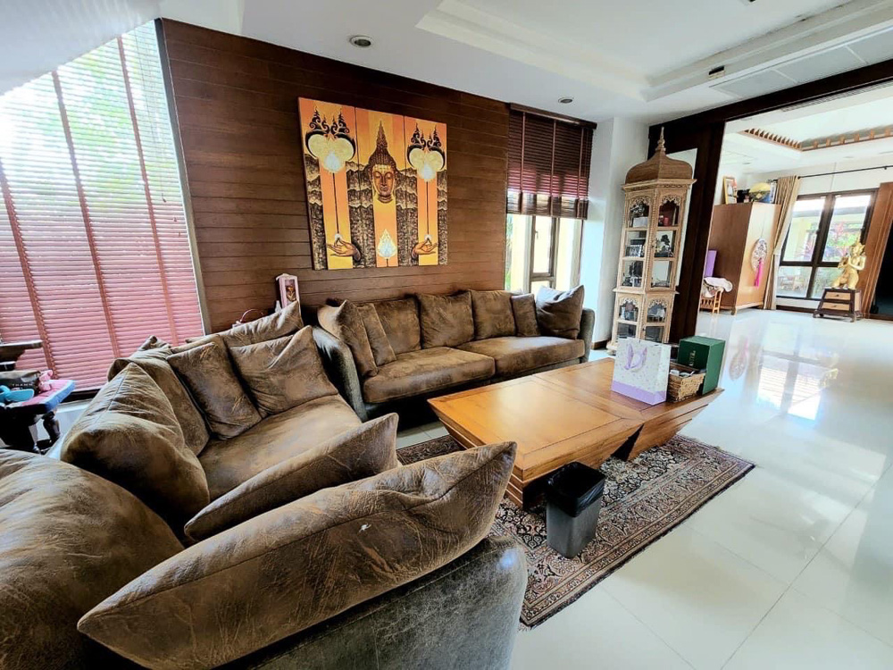 EP0030 | 6-BR Grand Estate for Sale in Phu Tara Village