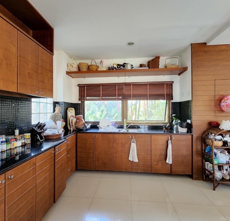 EP0030 | 6-BR Grand Estate for Sale in Phu Tara Village