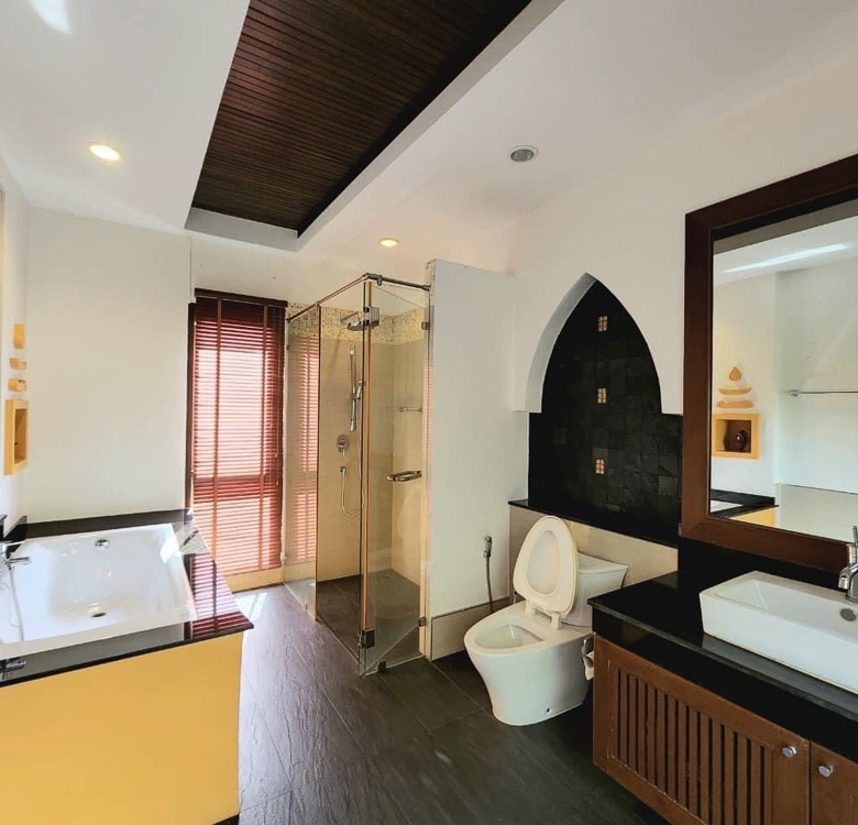 EP0030 | 6-BR Grand Estate for Sale in Phu Tara Village