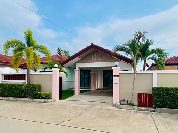 EP0044 | 3-BR Family Home for Sale in Huay Yai, Pattaya