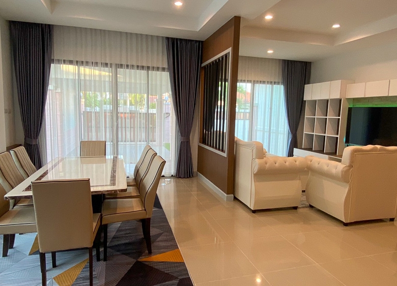EP0044 | 3-BR Family Home for Sale in Huay Yai, Pattaya