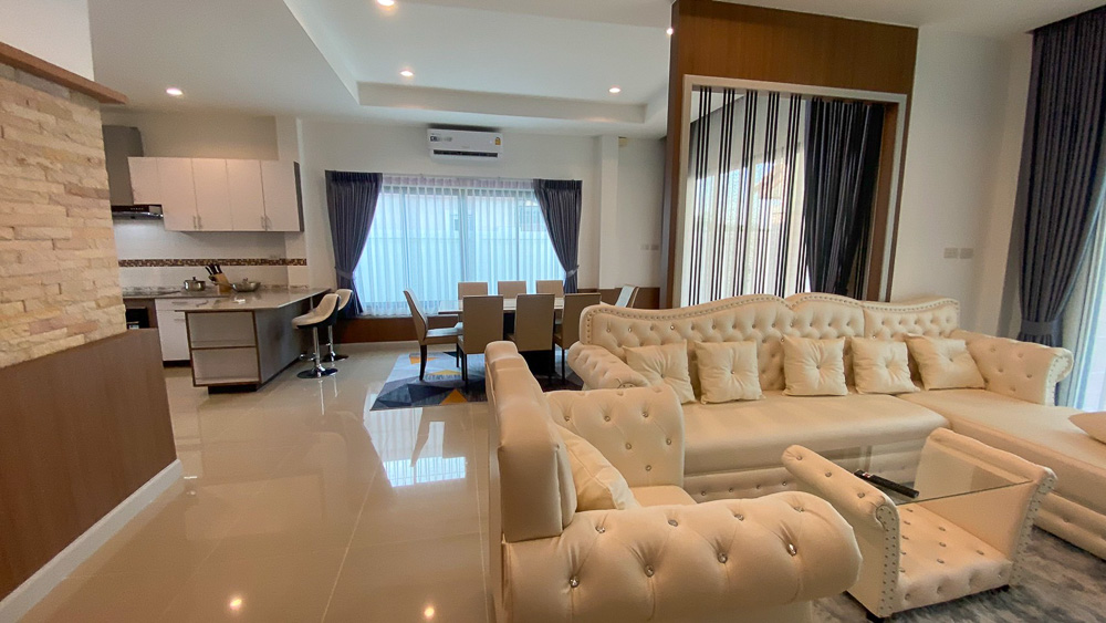 EP0044 | 3-BR Family Home for Sale in Huay Yai, Pattaya