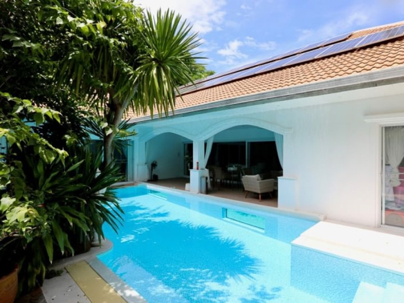 EP0048 | Grand 4-BR Luxury Estate for Sale in Thepprasit