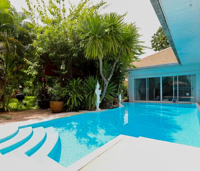 EP0048 | Grand 4-BR Luxury Estate for Sale in Thepprasit