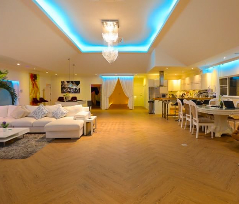 EP0048 | Grand 4-BR Luxury Estate for Sale in Thepprasit
