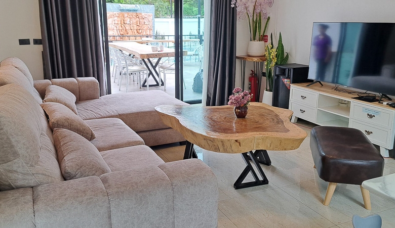 EP0035 | Grand 6-BR Executive Residence for Sale in Huay Yai