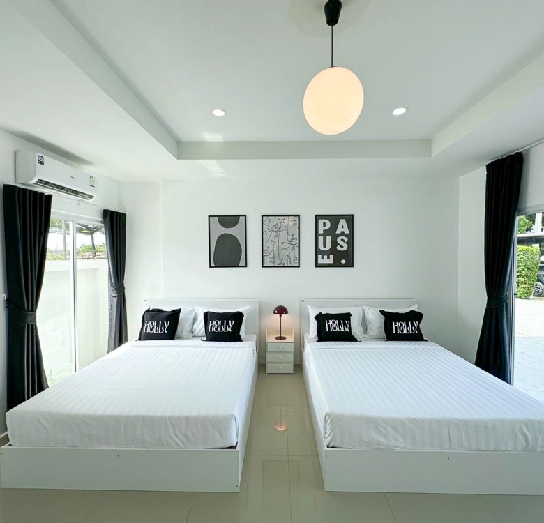 EP0036 | Grand 6-BR Luxury Villa for Sale in Huay Yai Pattaya