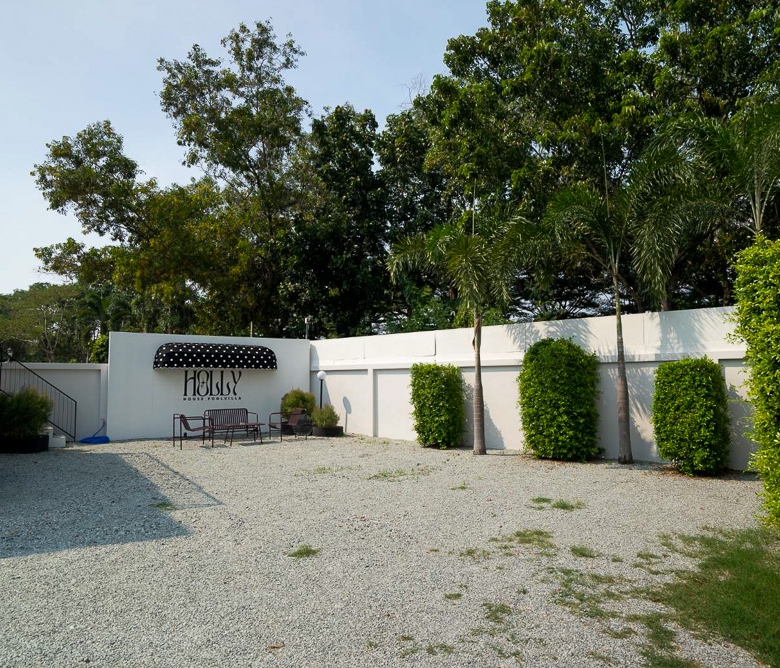 EP0036 | Grand 6-BR Luxury Villa for Sale in Huay Yai Pattaya
