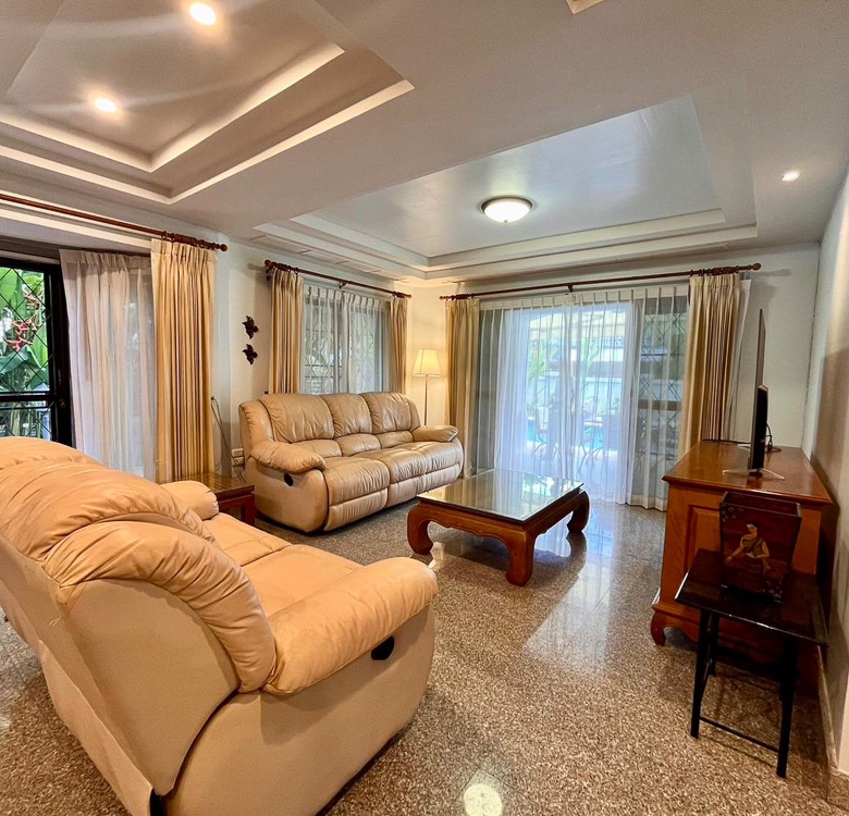 EP0032 | Grand Estate for Sale in East Pattaya – Only 4 Mins to Tara Pattana