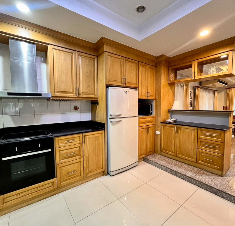 EP0032 | Grand Estate for Sale in East Pattaya – Only 4 Mins to Tara Pattana