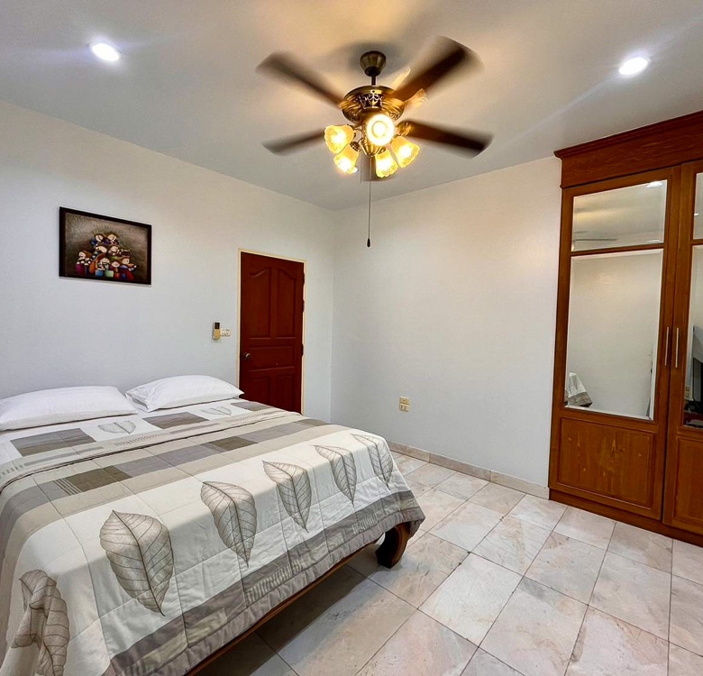 EP0032 | Grand Estate for Sale in East Pattaya – Only 4 Mins to Tara Pattana