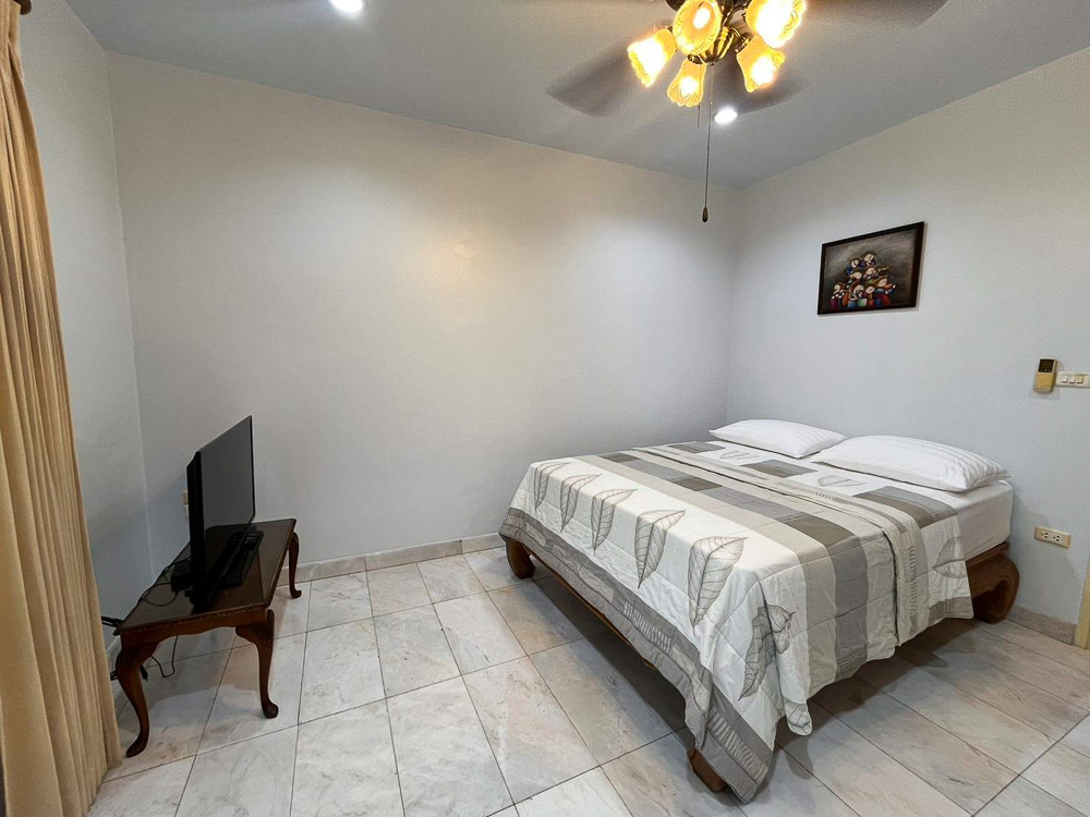 Grand Estate for Sale in East Pattaya-25 EP0032 | Grand Estate for Sale in East Pattaya – Only 4 Mins to Tara Pattana
