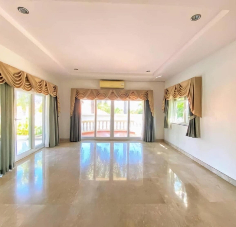EP0031 | Grand Estate for Sale in Paradise Villa 2, East Pattaya