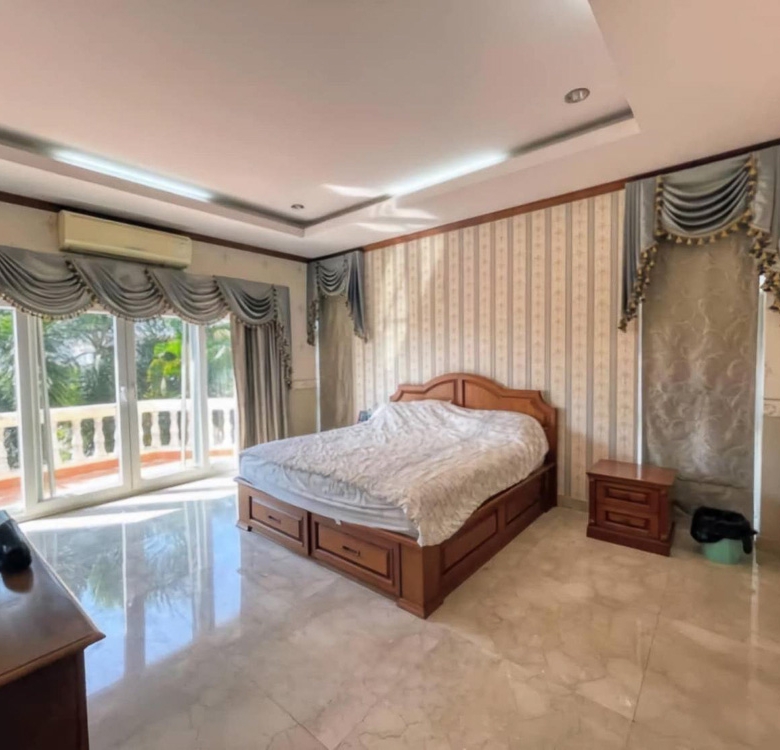EP0031 | Grand Estate for Sale in Paradise Villa 2, East Pattaya