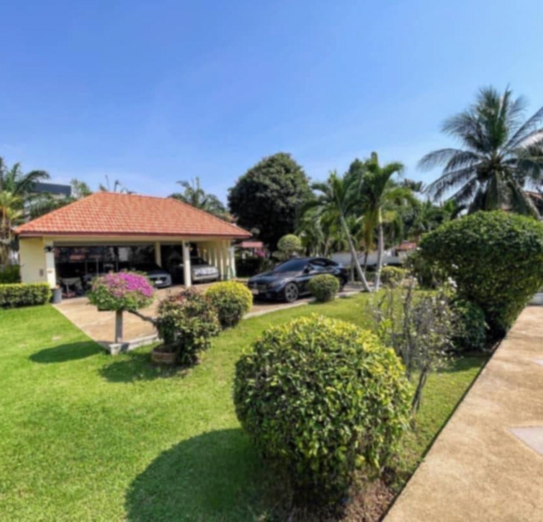 EP0031 | Grand Estate for Sale in Paradise Villa 2, East Pattaya