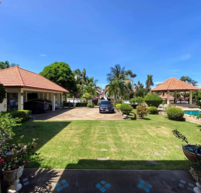 EP0031 | Grand Estate for Sale in Paradise Villa 2, East Pattaya