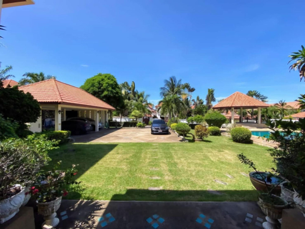 EP0031 | Grand Estate for Sale in Paradise Villa 2, East Pattaya