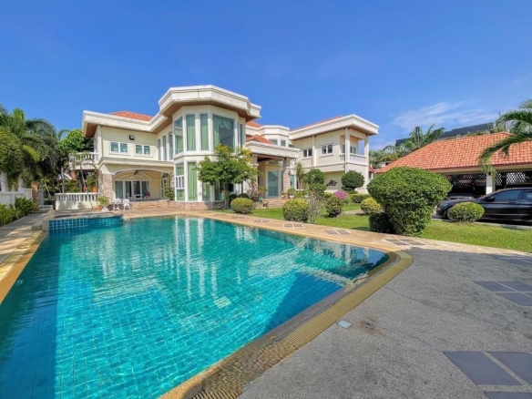 EP0031 | Grand Estate for Sale in Paradise Villa 2, East Pattaya