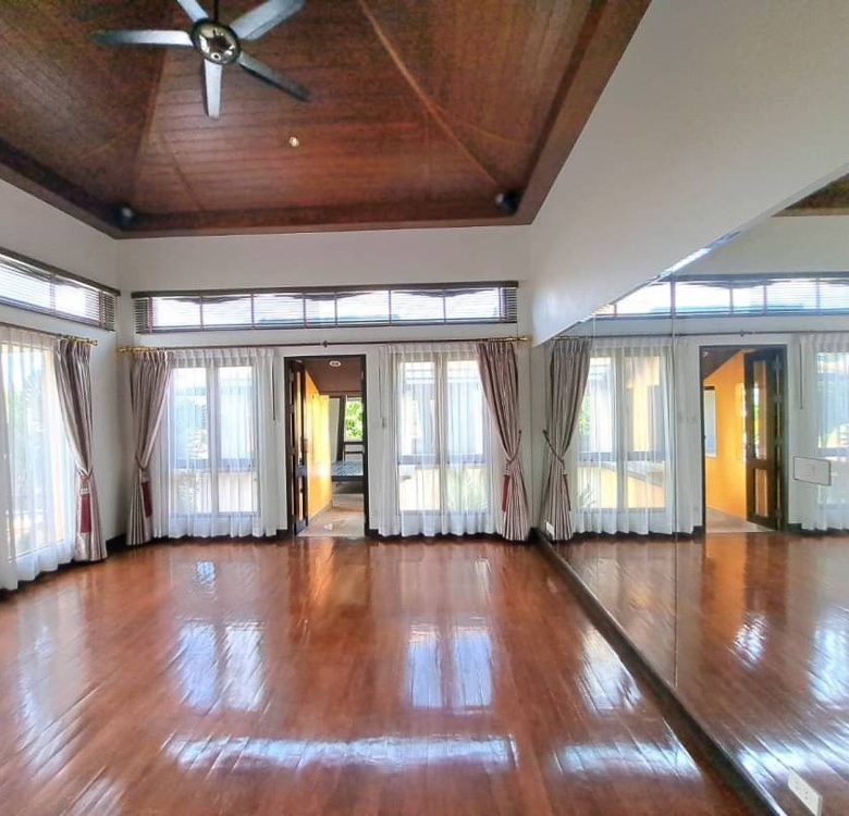 EP0029 | Grand Villa for Sale in Phu Tara Village, East Pattaya