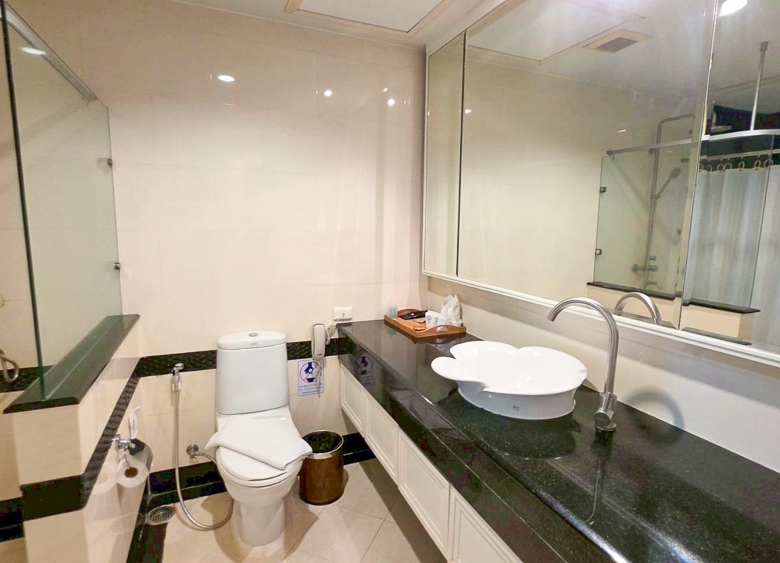 NP011 | Hotel for Rent Pattaya | Prime Location Opposite Terminal 21