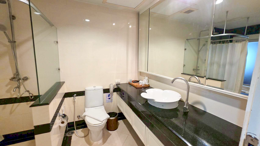 NP011 | Hotel for Rent Pattaya | Prime Location Opposite Terminal 21