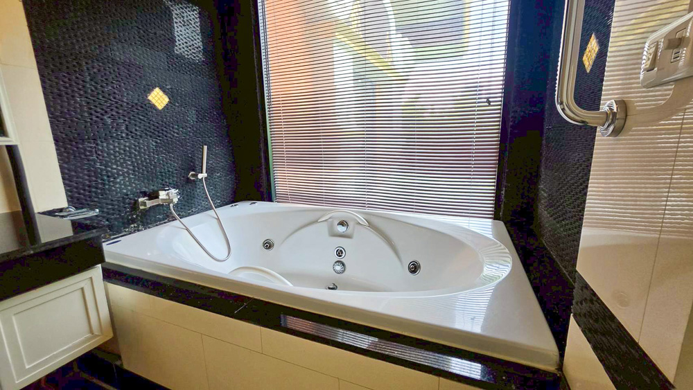 NP011 | Hotel for Rent Pattaya | Prime Location Opposite Terminal 21