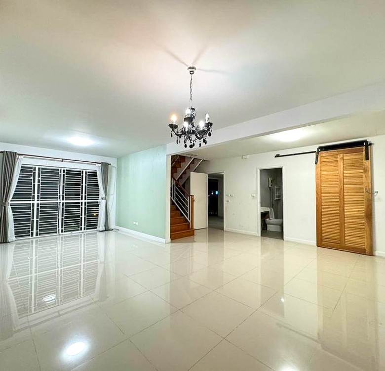 EP0006 | House for Sale in Pattaya | 3BR Chaiyapruek 2 | 240 Sq.m.
