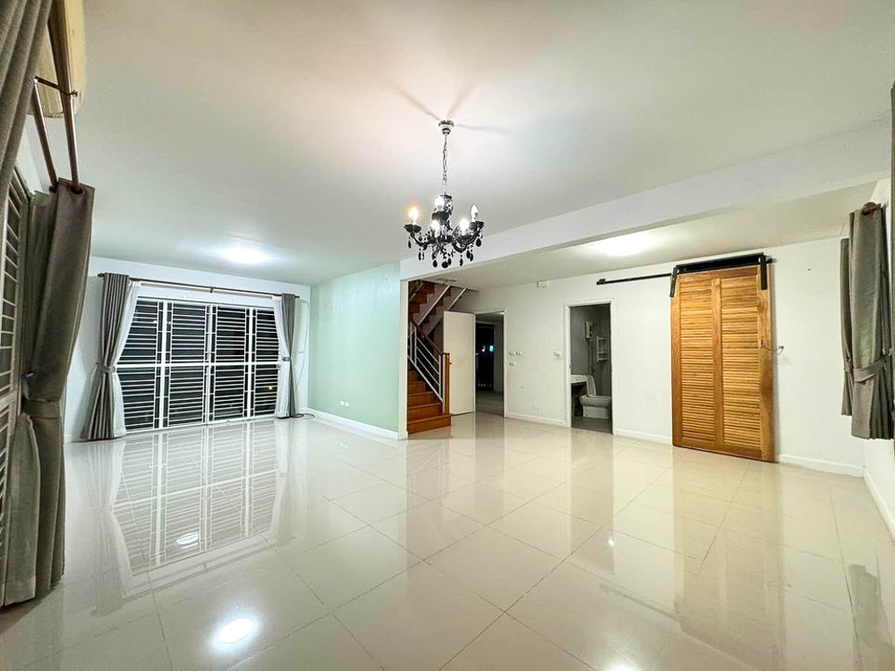 EP0006 | House for Sale in Pattaya | 3BR Chaiyapruek 2 | 240 Sq.m.