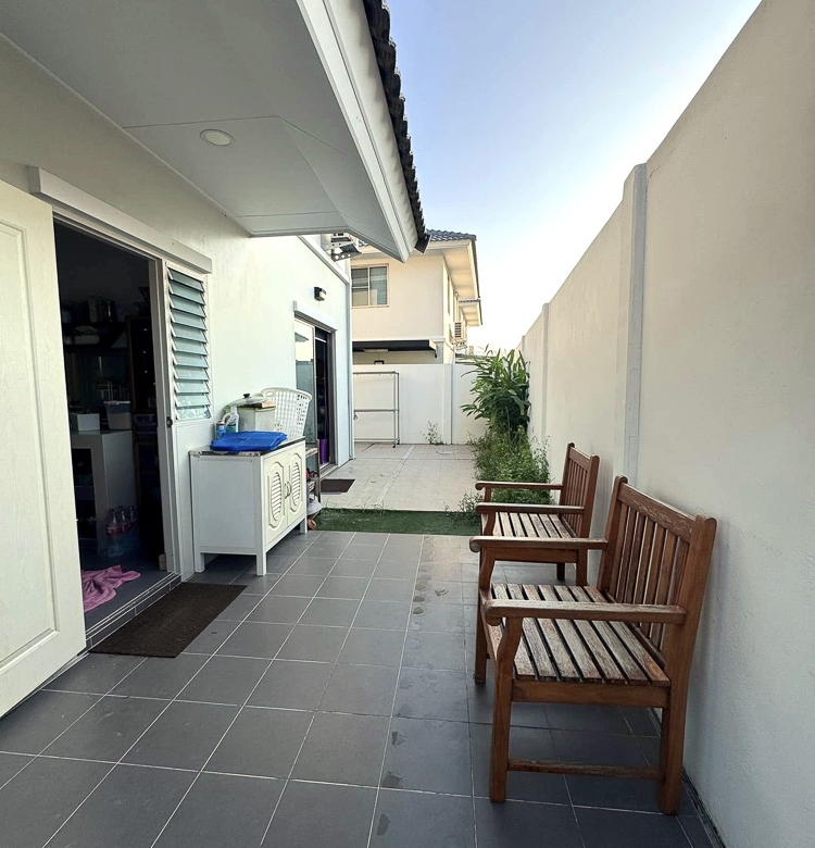 EP0019 | Family House for Sale at Life in the Garden