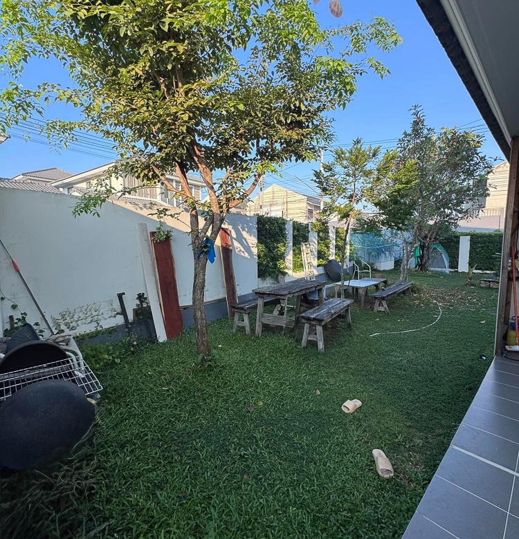 EP0019 | Family House for Sale at Life in the Garden