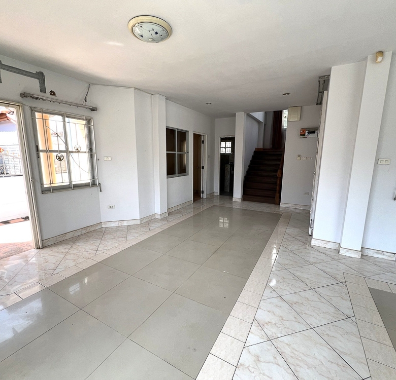 EP0024 | House for Sale in East Pattaya – Just 3 Mins to the Beach