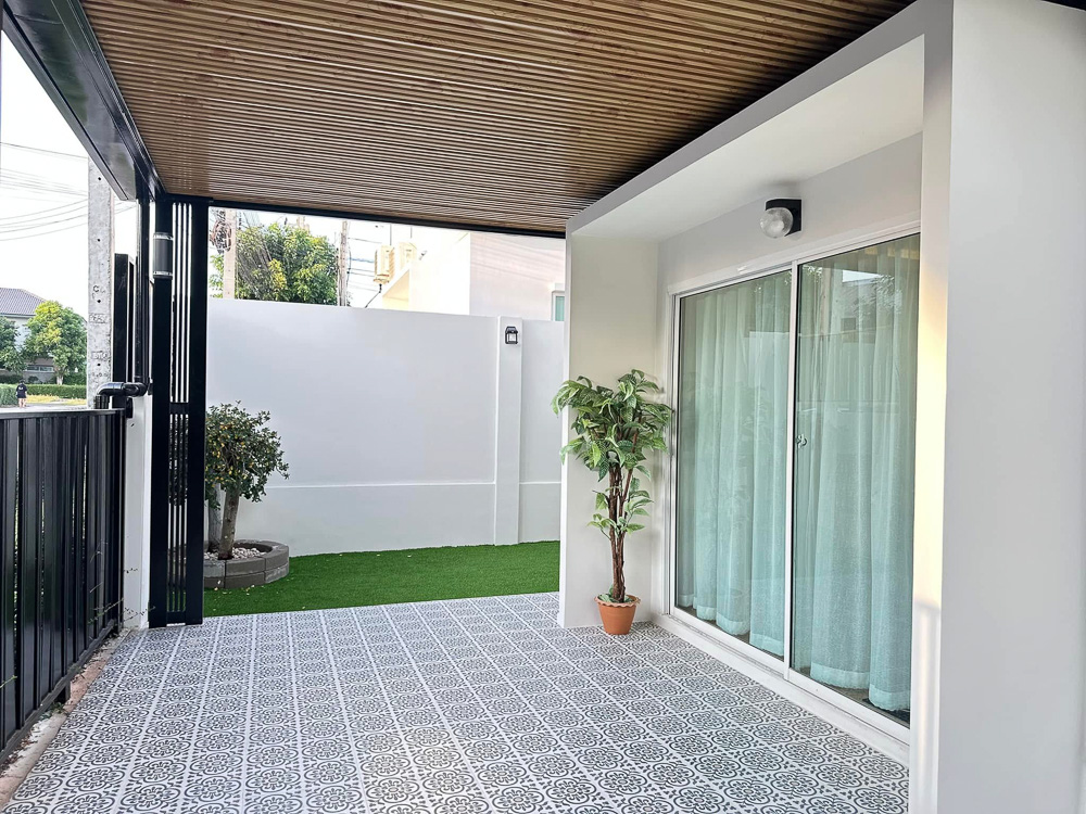 House for Sale on Chaiyapruek 2, Jomtien-4 EP0033 | 3-BR House for Sale on Chaiyapruek 2, Jomtien