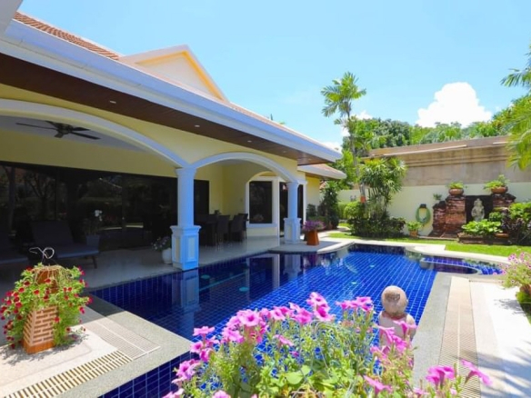 EP0046 | Luxury 3-BR Private Pool Villa for Sale in Jomtien, Pattaya