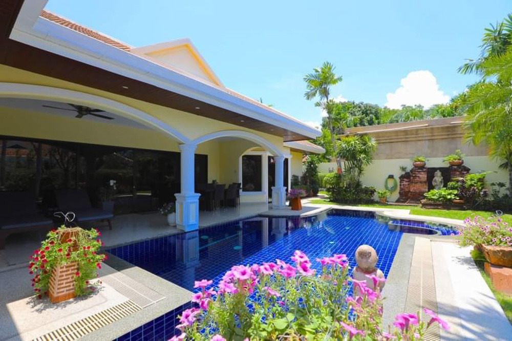 Luxury 3-BR Private Pool Villa-1 EP0046 | Luxury 3-BR Private Pool Villa for Sale in Jomtien, Pattaya