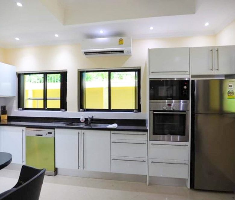 EP0046 | Luxury 3-BR Private Pool Villa for Sale in Jomtien, Pattaya