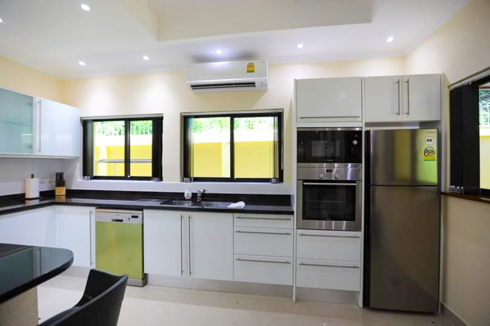 Luxury 3-BR Private Pool Villa-11 EP0046 | Luxury 3-BR Private Pool Villa for Sale in Jomtien, Pattaya