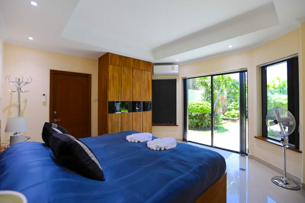 Luxury 3-BR Private Pool Villa-14 EP0046 | Luxury 3-BR Private Pool Villa for Sale in Jomtien, Pattaya