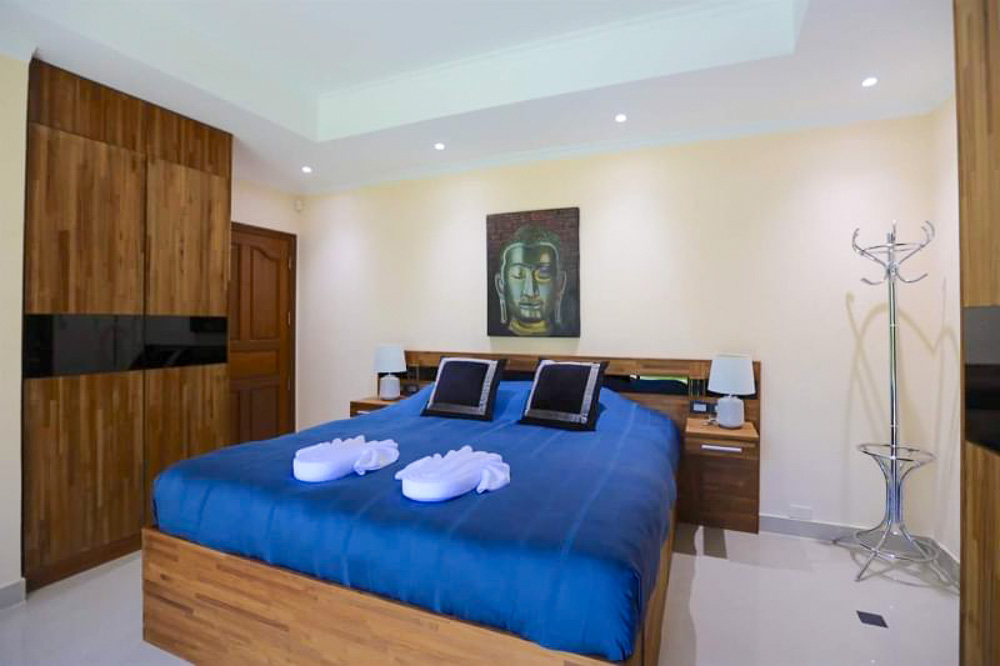 Luxury 3-BR Private Pool Villa-15 EP0046 | Luxury 3-BR Private Pool Villa for Sale in Jomtien, Pattaya