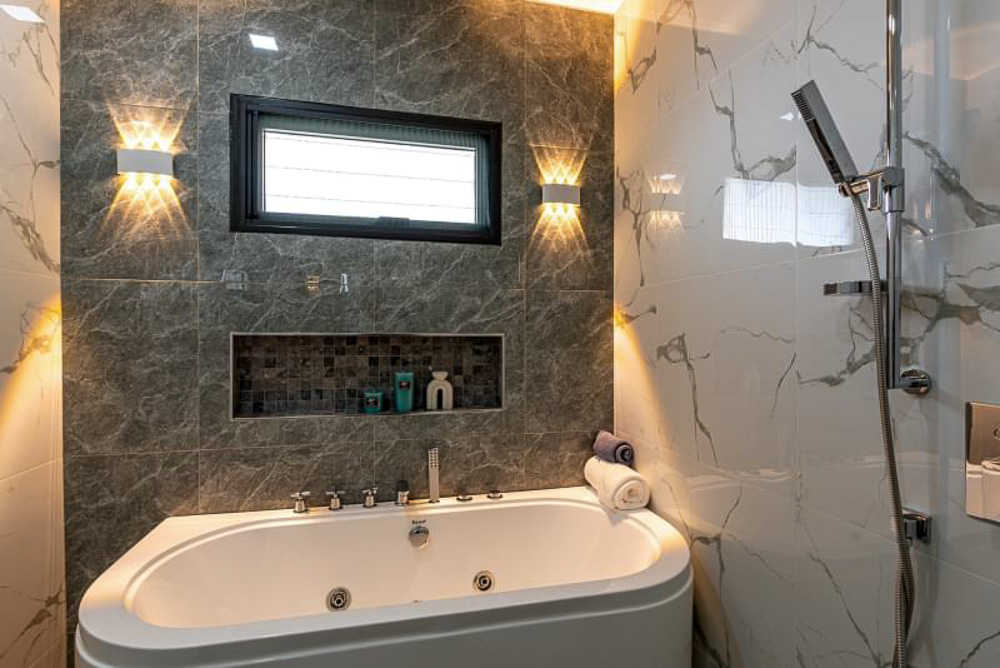 Modern Villa for Sale in Chaiyapruek-5 EP0034 | 5-BR Modern Villa for Sale in Chaiyapruek, Jomtien
