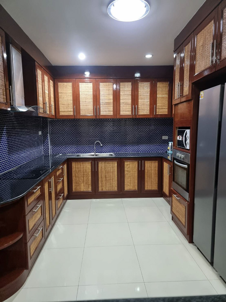 EP0026 | Executive Residence for Sale in Central Pattaya Zone