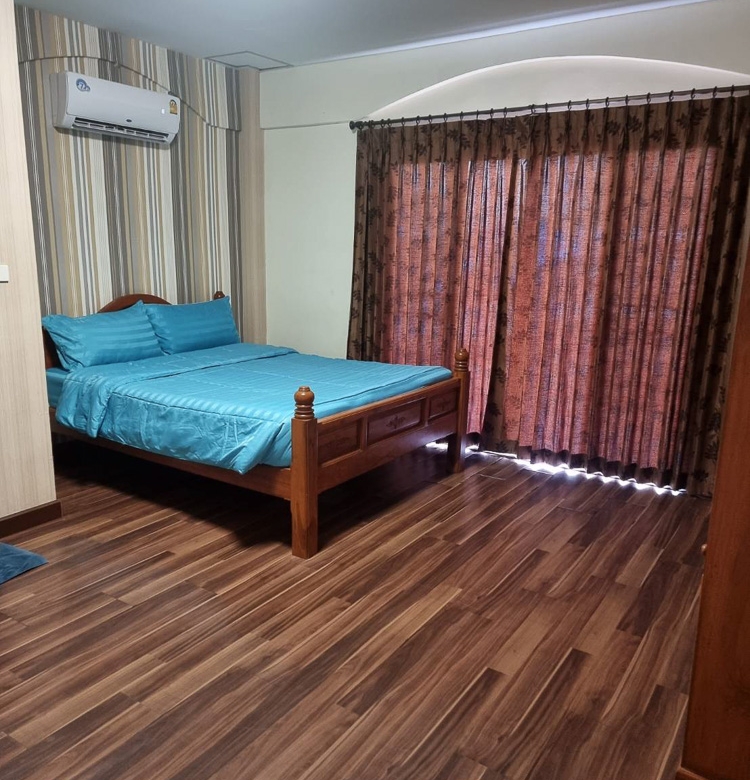 EP0026 | Executive Residence for Sale in Central Pattaya Zone